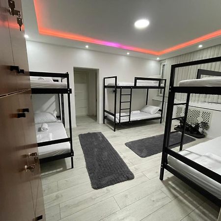 פרישטינה Shesh Hostel מראה חיצוני תמונה