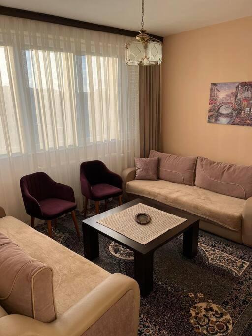 פרישטינה Shesh Hostel מראה חיצוני תמונה