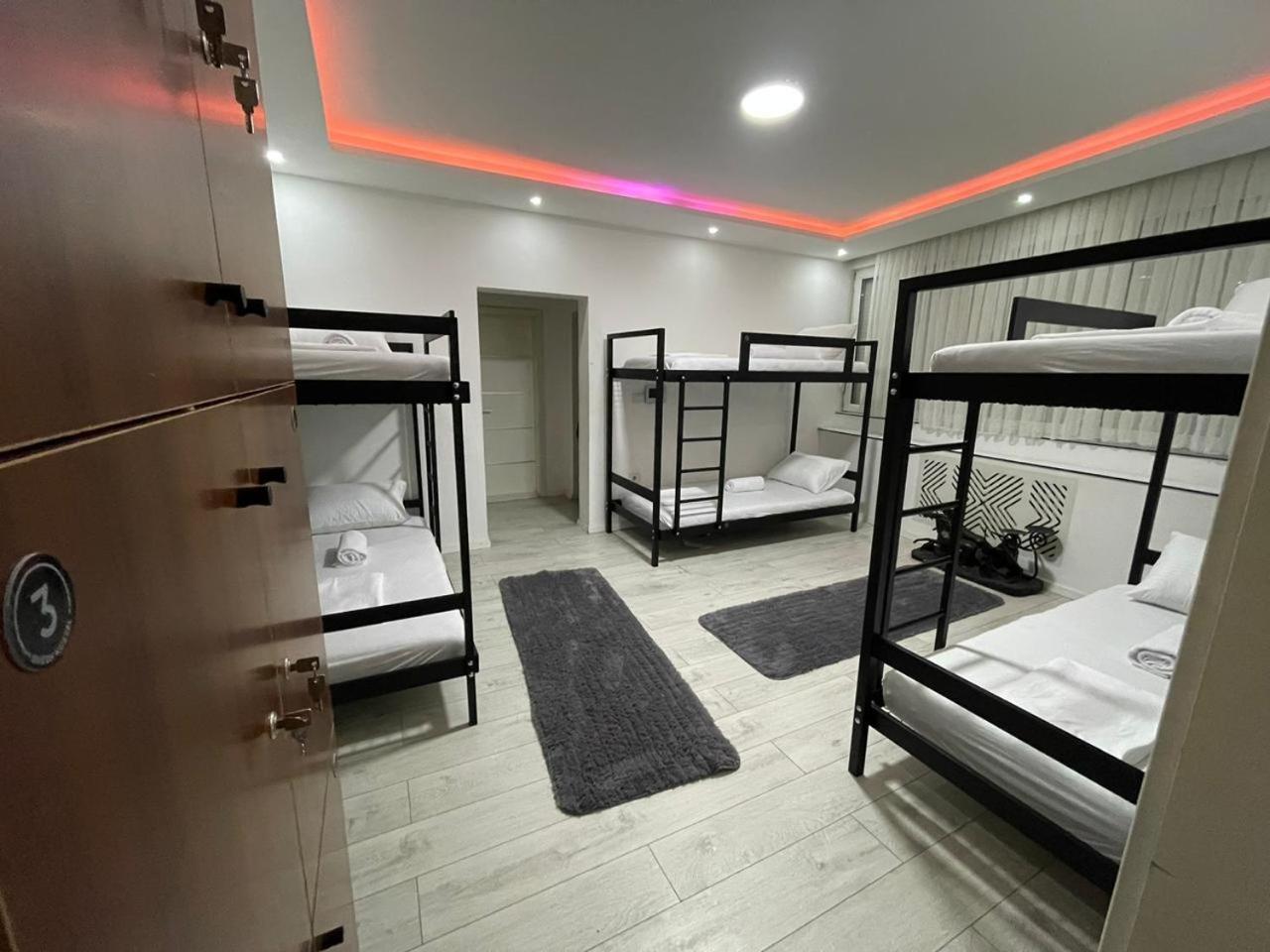 פרישטינה Shesh Hostel מראה חיצוני תמונה