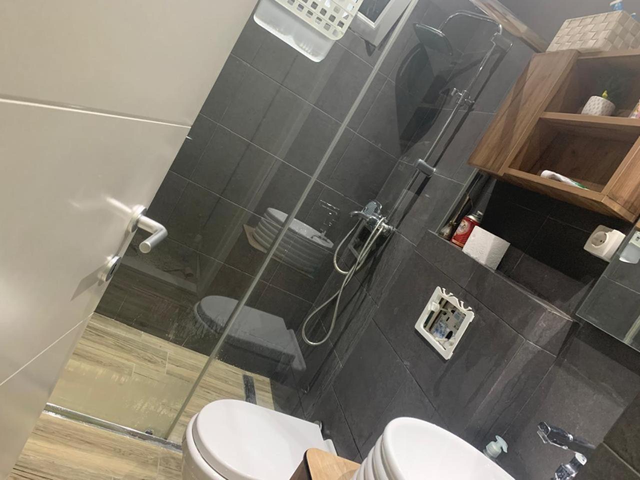פרישטינה Shesh Hostel מראה חיצוני תמונה
