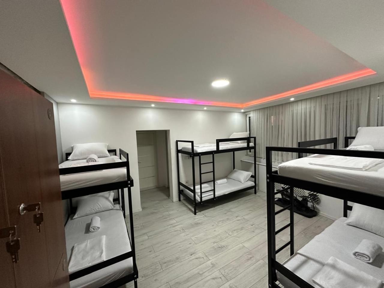 פרישטינה Shesh Hostel מראה חיצוני תמונה