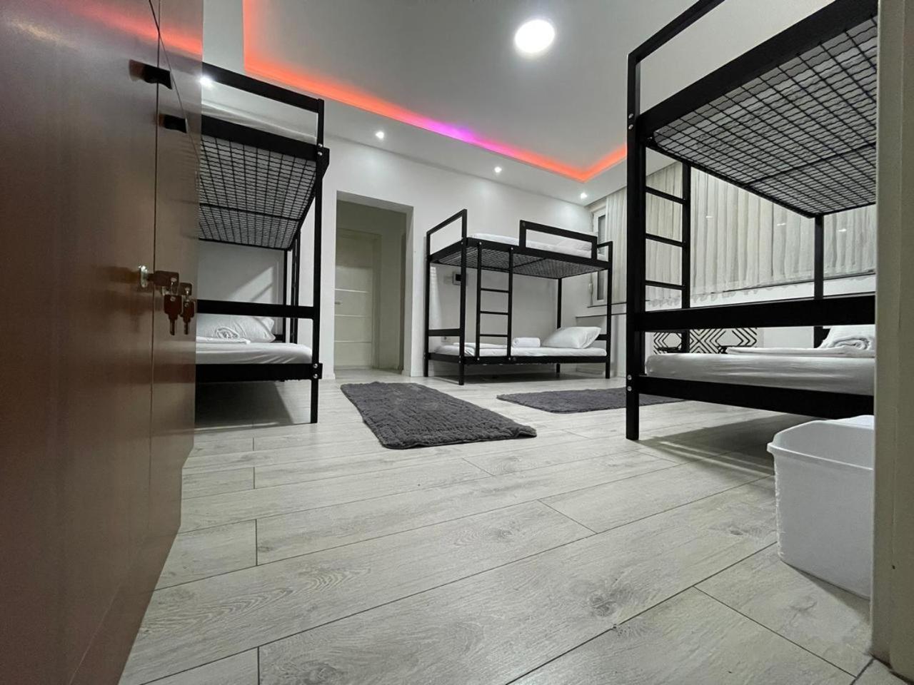 פרישטינה Shesh Hostel מראה חיצוני תמונה