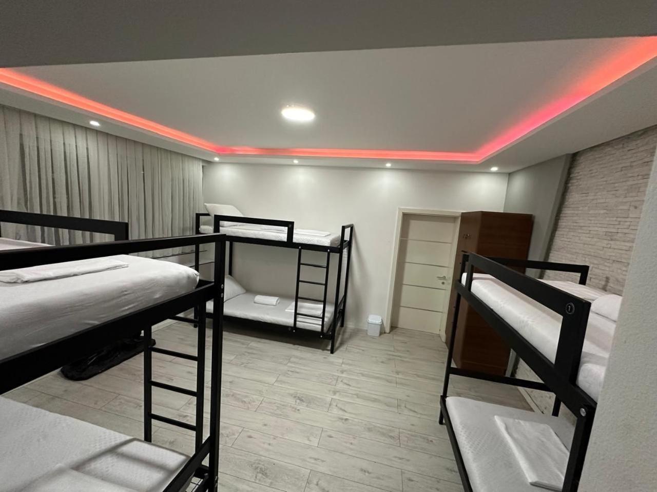 פרישטינה Shesh Hostel מראה חיצוני תמונה