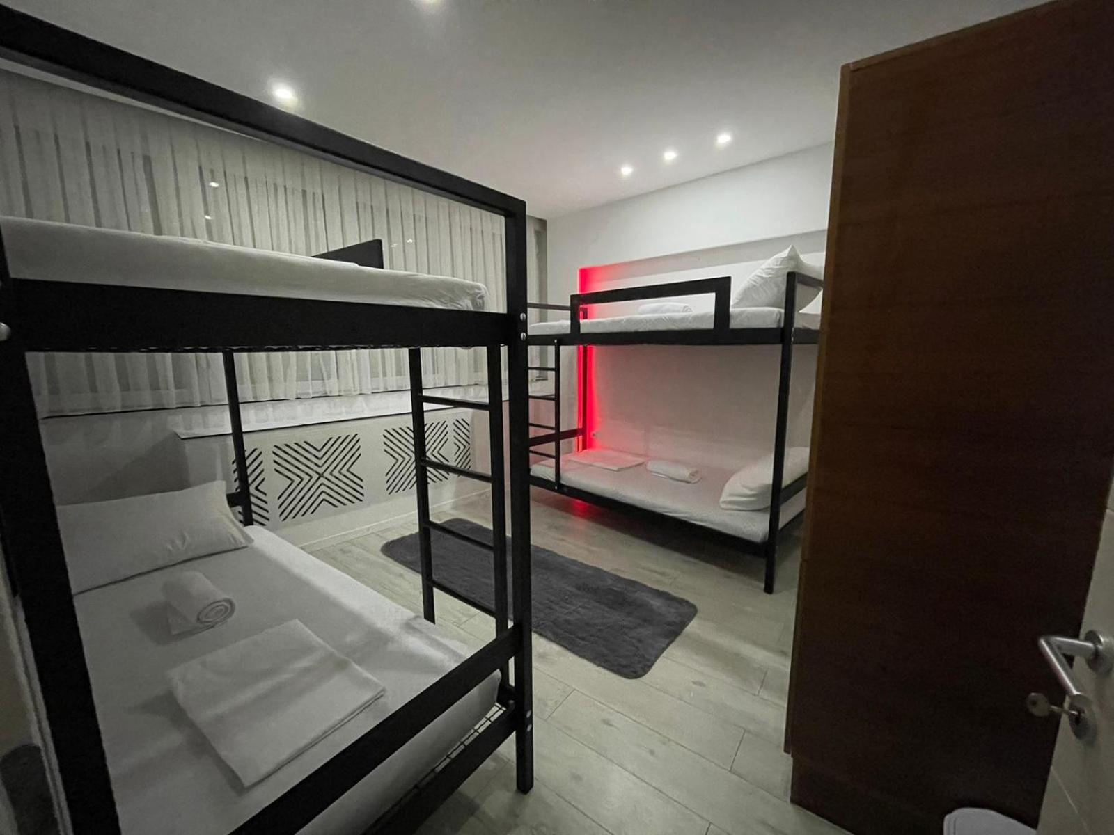 פרישטינה Shesh Hostel מראה חיצוני תמונה