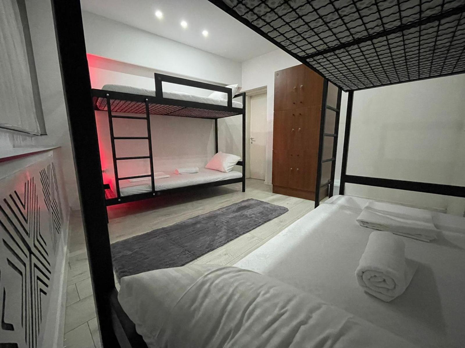 פרישטינה Shesh Hostel מראה חיצוני תמונה