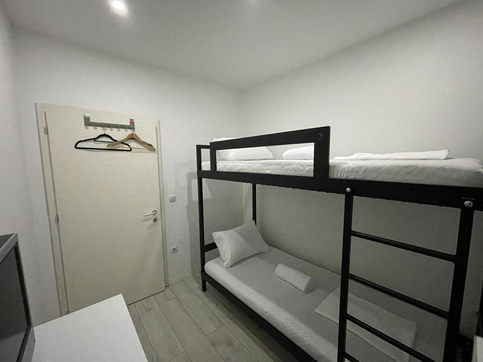 פרישטינה Shesh Hostel מראה חיצוני תמונה