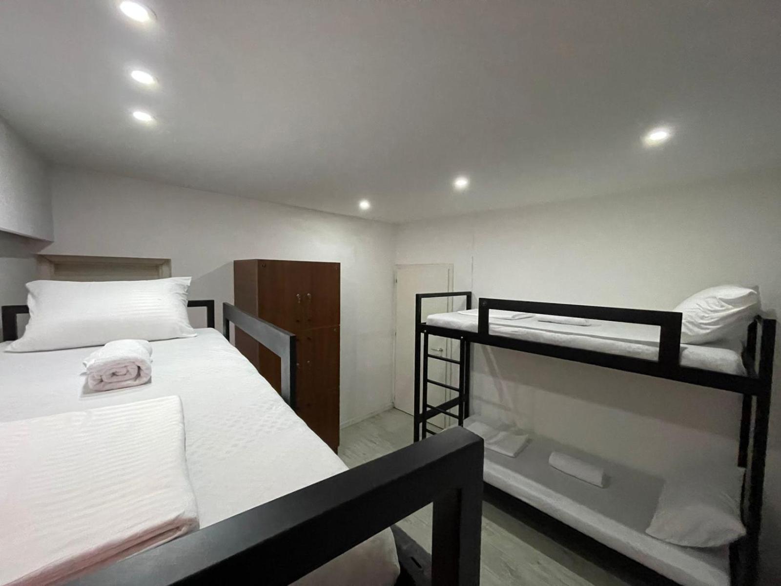 פרישטינה Shesh Hostel מראה חיצוני תמונה