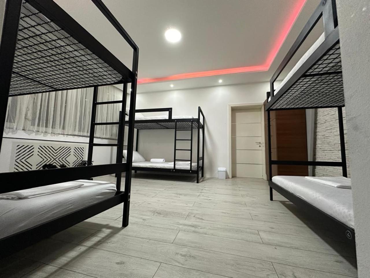 פרישטינה Shesh Hostel מראה חיצוני תמונה