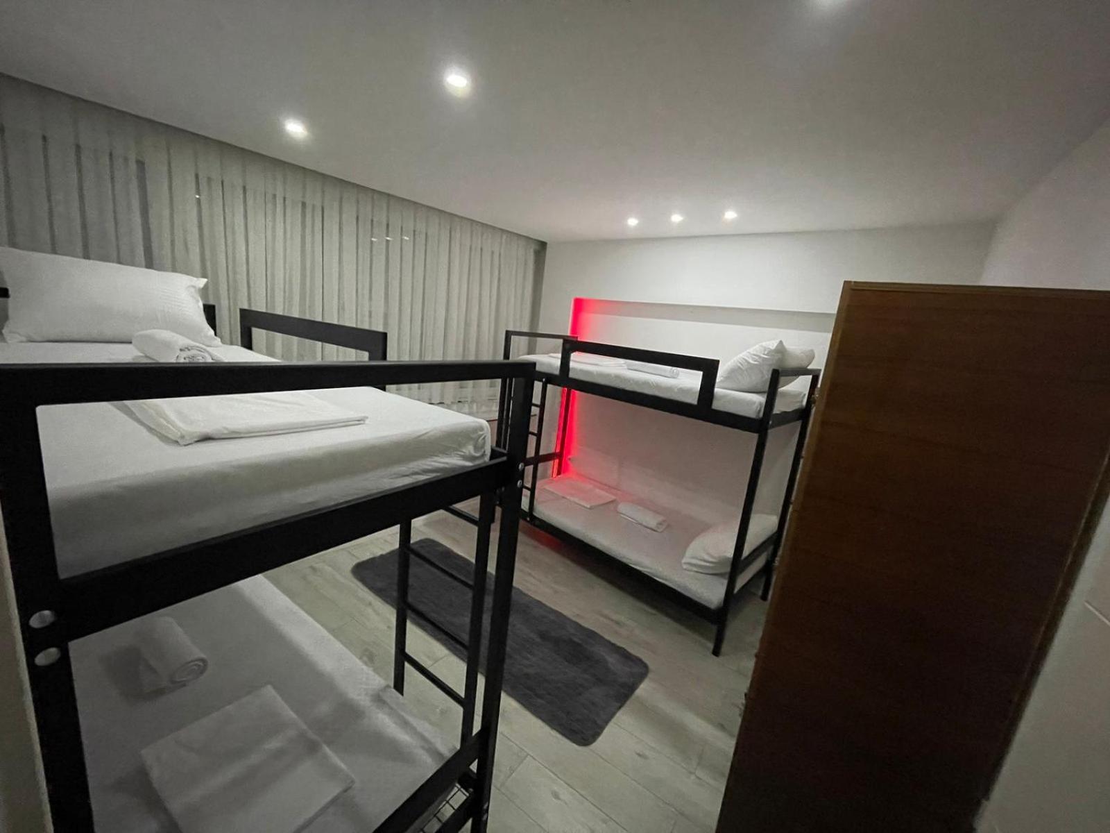 פרישטינה Shesh Hostel מראה חיצוני תמונה